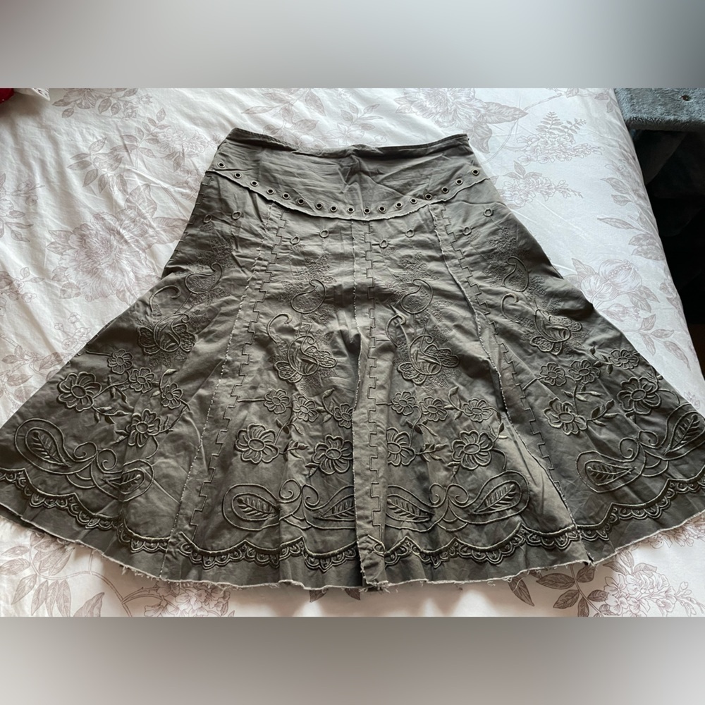 Lucy Paris Floral Embroidered Taupe Olive Skirt Large Goblincore Fairycore Boho